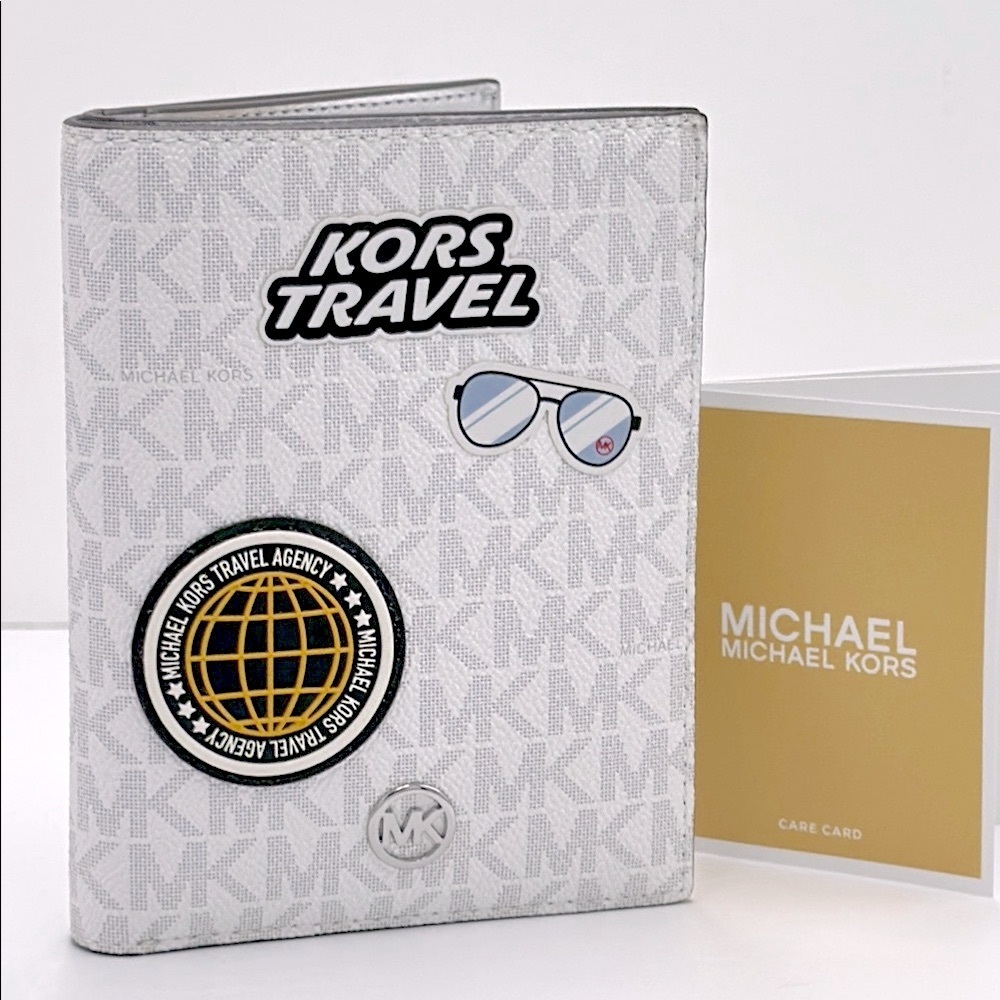 Michael Kors Jet Set Travel Medium Embellished Signature Logo Passport Case
Opti - Picture 1 of 9